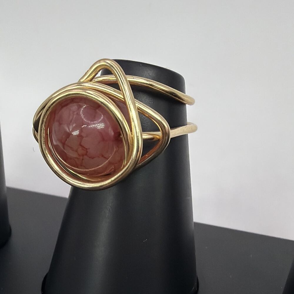 Red Marbled Ball Gold Tone Wire Wrapped Statement Ring Size 6 Modernist Abstract